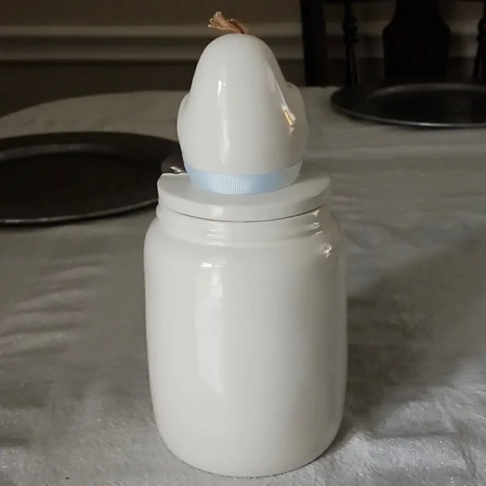 NWT Rae Dunn Disney Frozen Olaf” I lLIKE WARM HUGS”White Black Canister with Lid